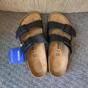BRAND NEW Birkenstock’s (Arizona Style)